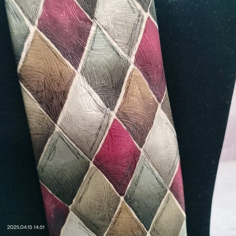 J. Garcia Silk Necktie Multicolor Diamond Pattern Tie Lady with Argle Socks 1996